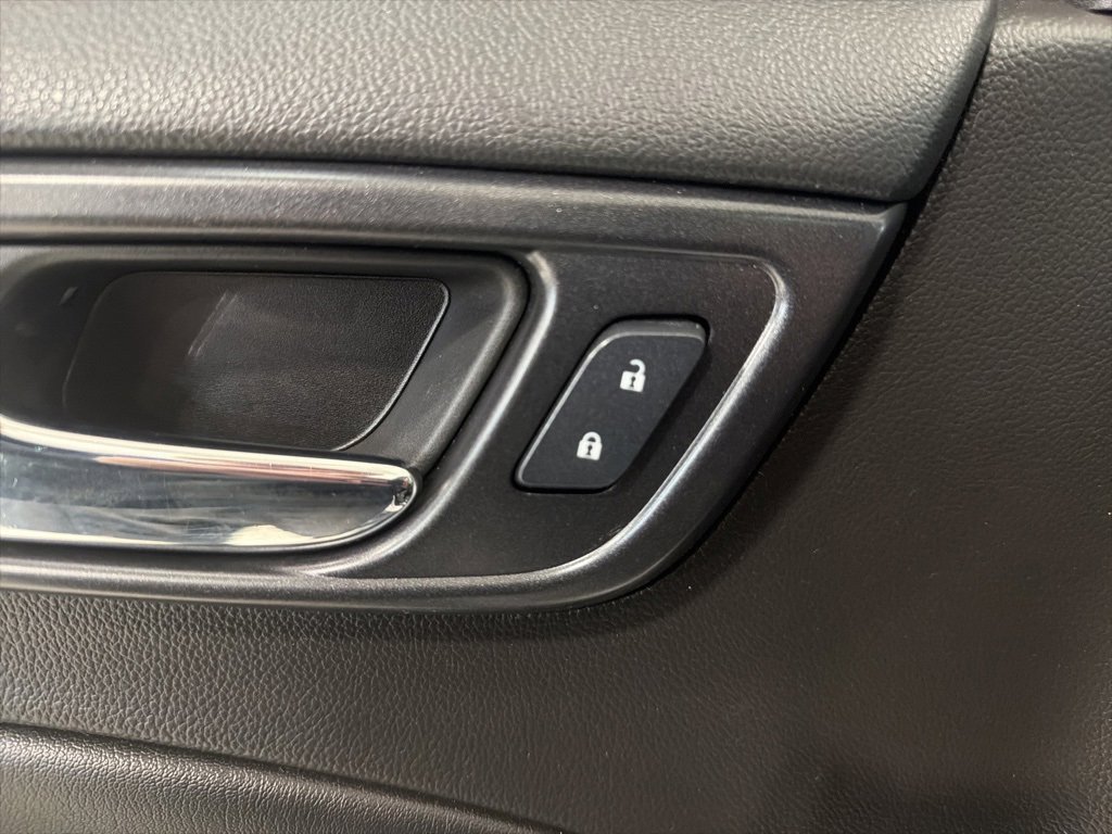 Used 2017 Chevrolet Suburban Premier image 22