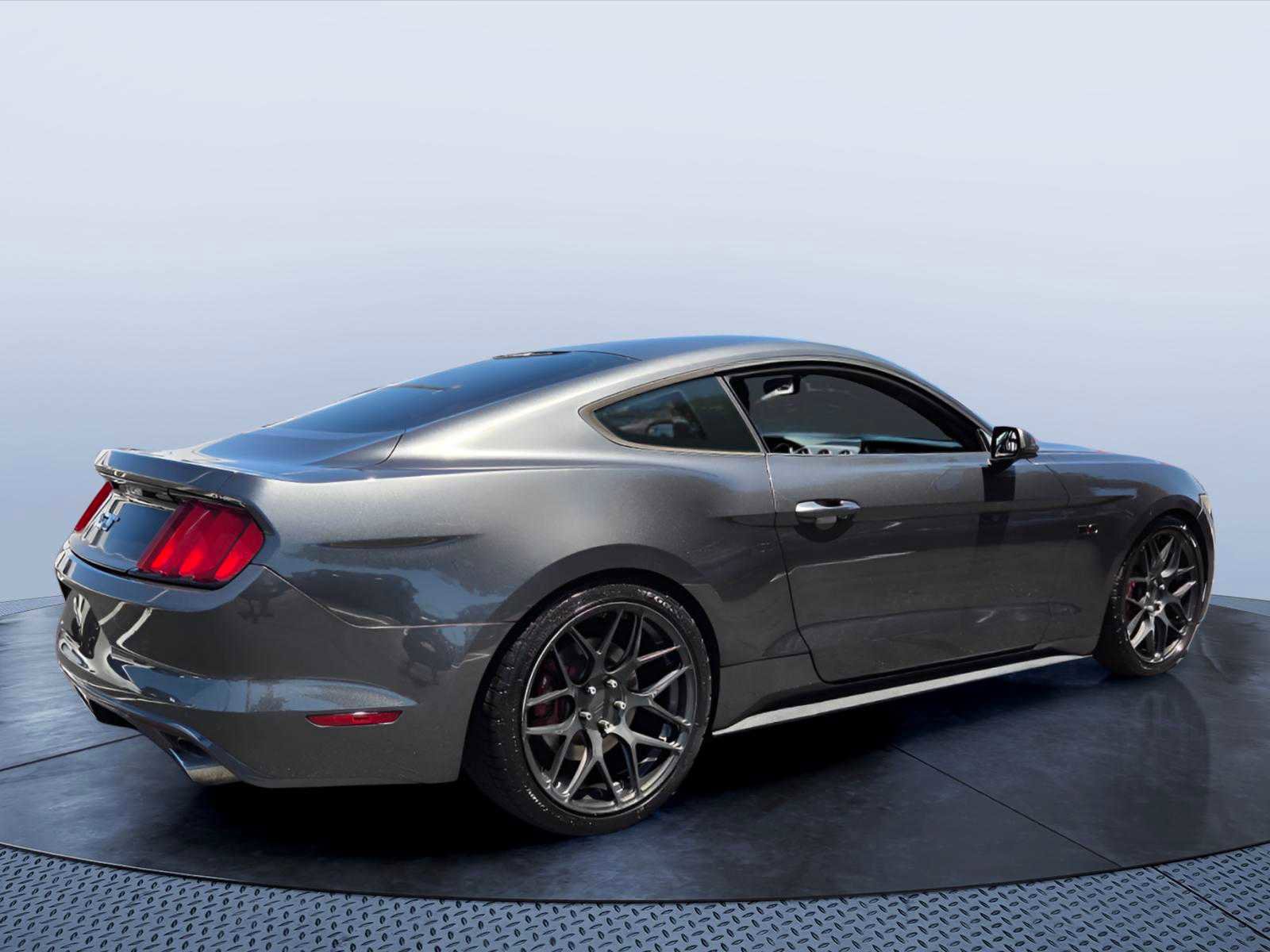 Used 2016 Ford Mustang GT RWD image 6