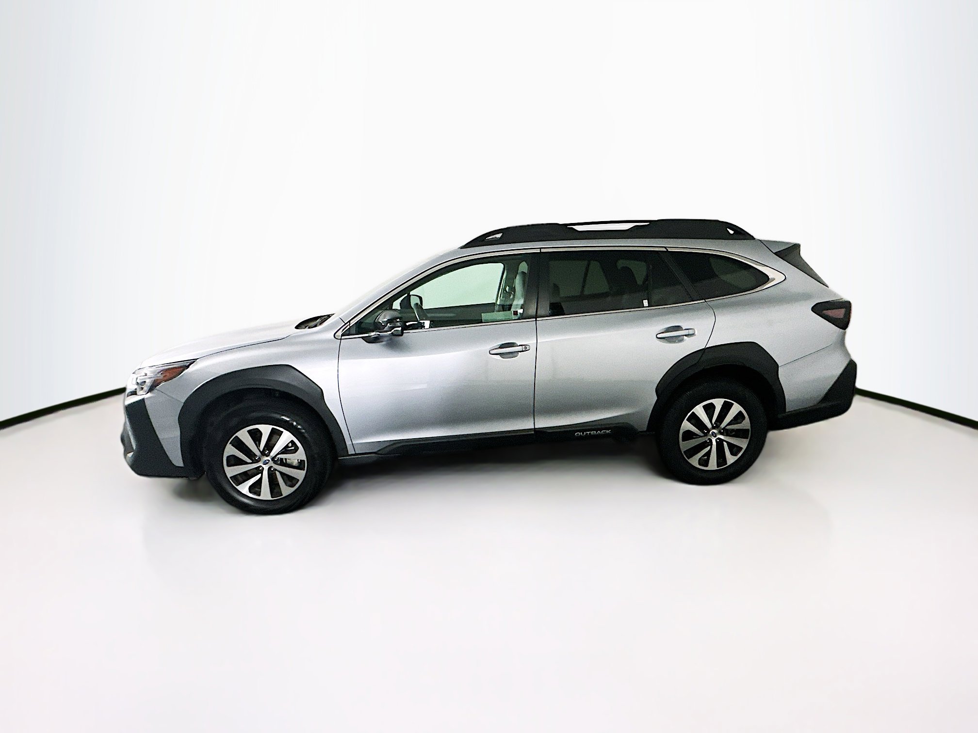 Used 2025 Subaru Outback Premium image 4