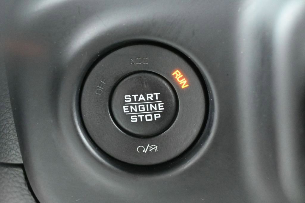 Used 2018 Jeep Wrangler Unlimited Sahara AWD/4WD image 27