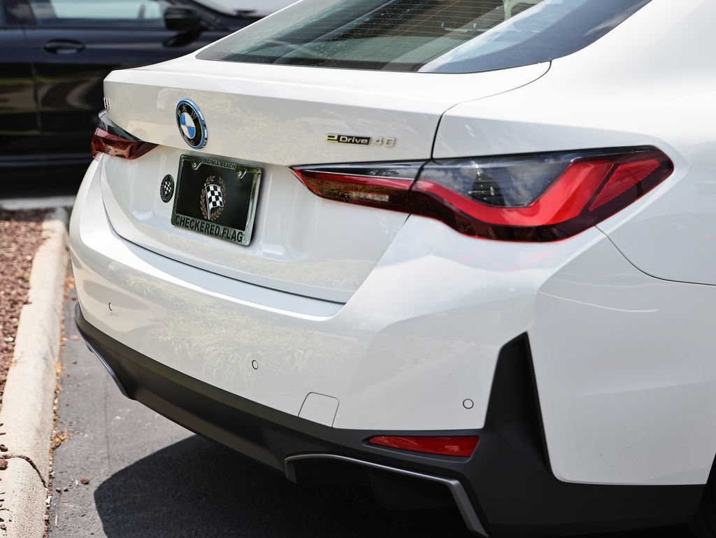 Used 2024 BMW i4 eDrive40 w/ Premium Package RWD image 9