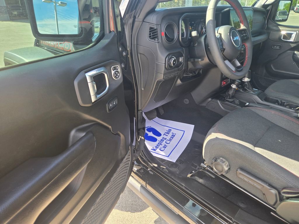 Used 2024 Jeep Wrangler Unlimited Rubicon w/ Technology Group image 6