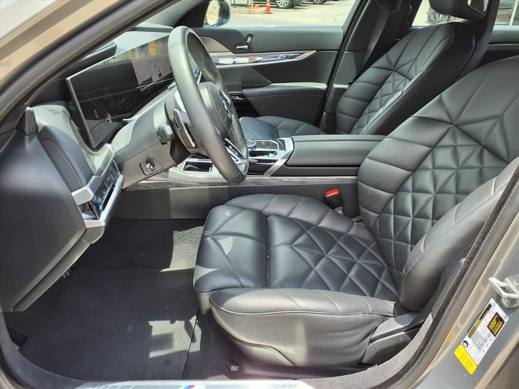 Used 2023 BMW 740i RWD image 13