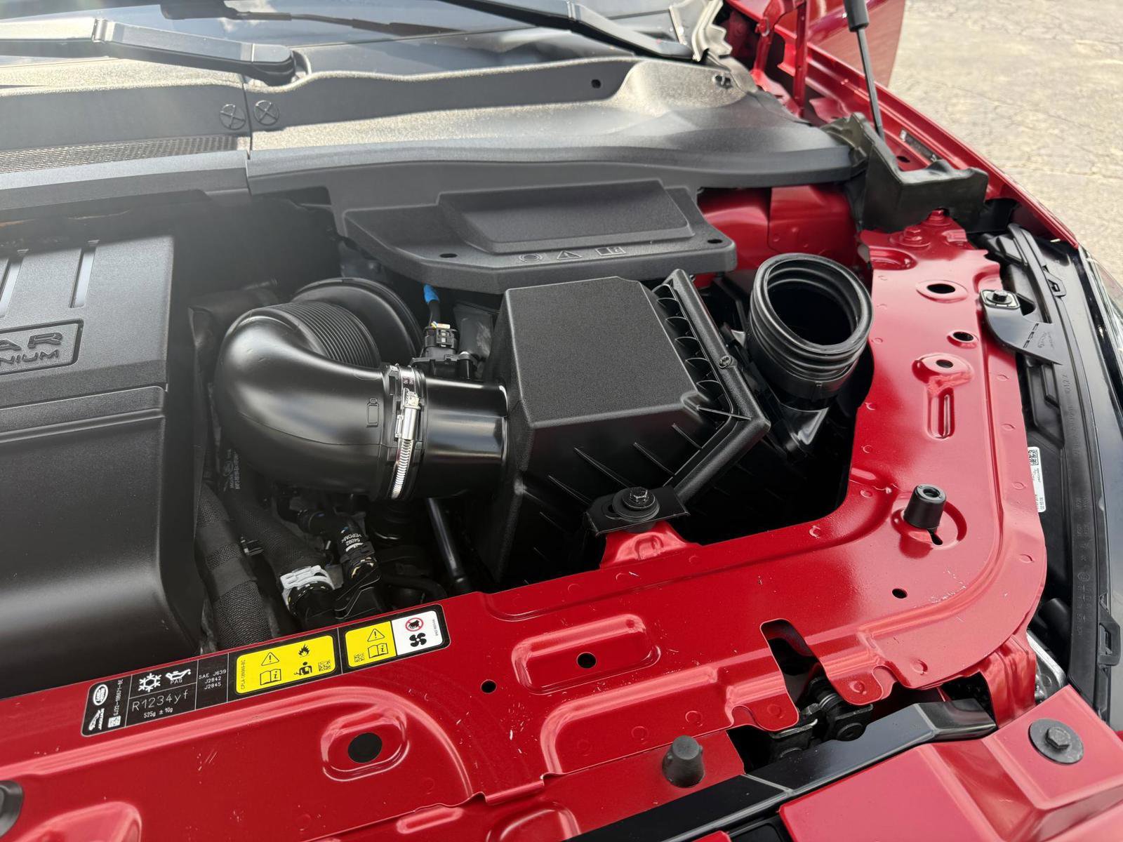 Used 2019 Jaguar E-PACE R-Dynamic SE image 40