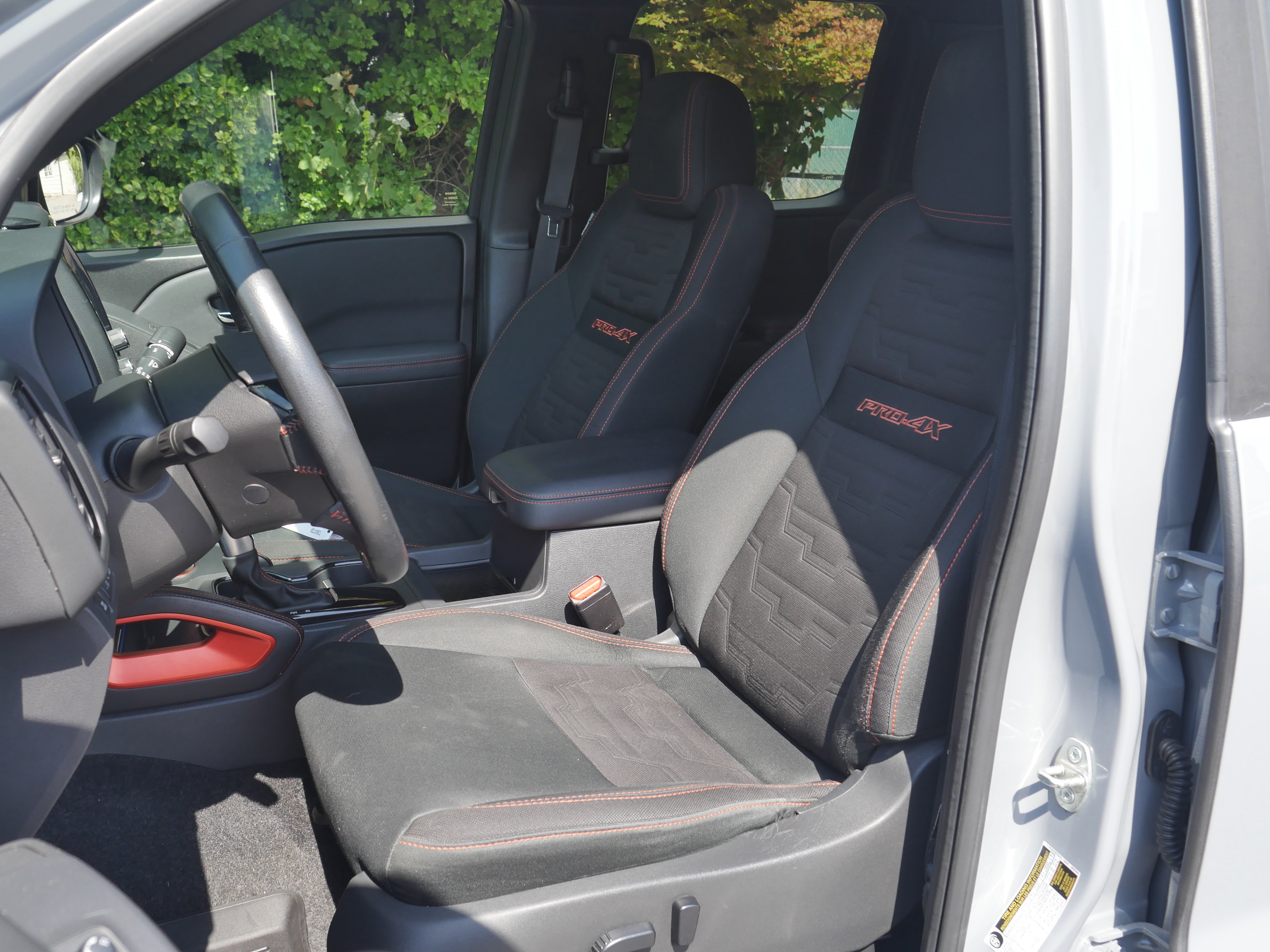 Certified 2022 Nissan Frontier PRO-4X w/ Off-Road Protection Package AWD/4WD image 28