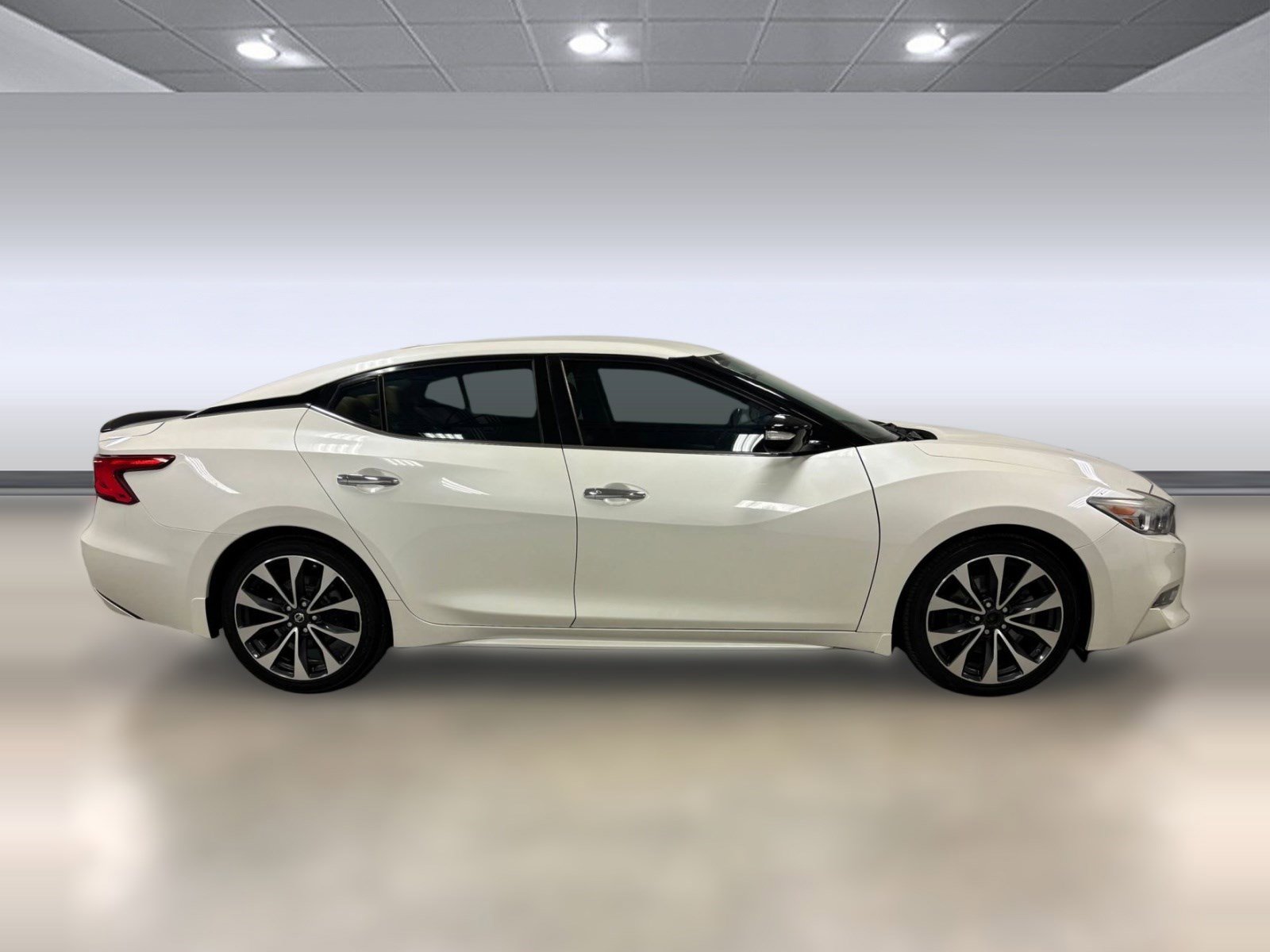 Used 2017 Nissan Maxima SR image 6