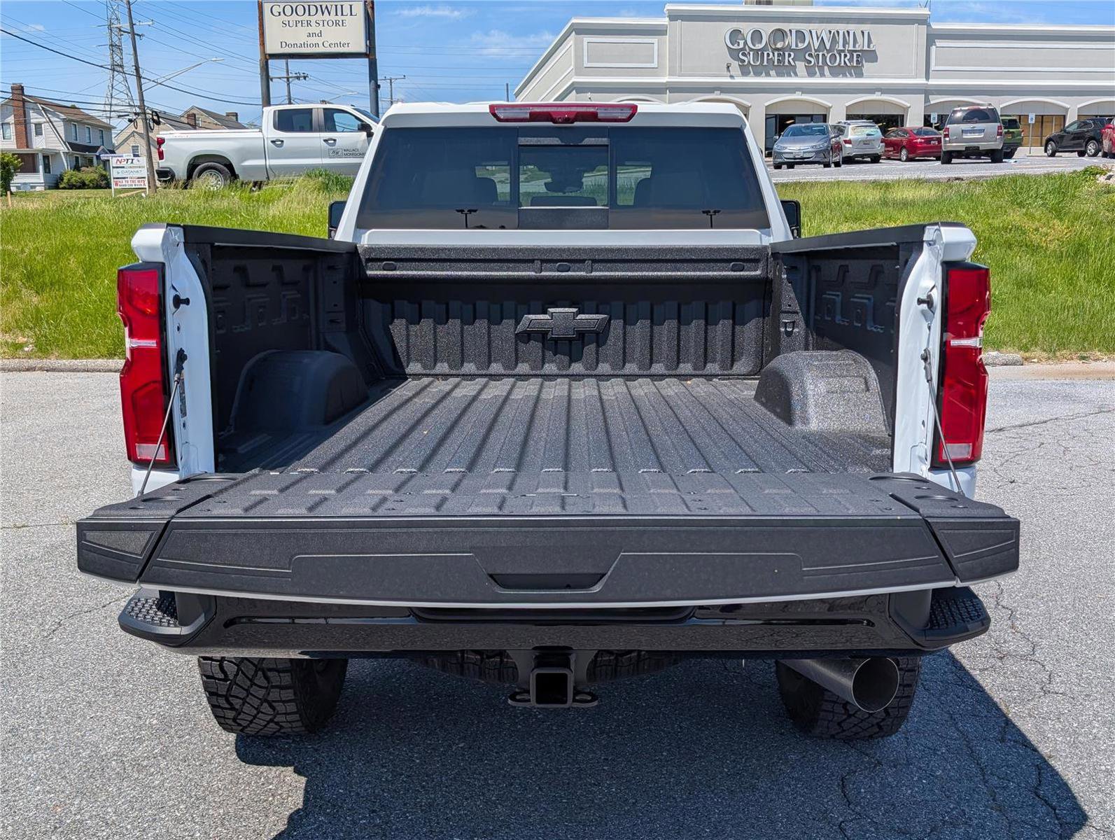 New 2026 Chevrolet Silverado 2500 ZR2 AWD/4WD image 11