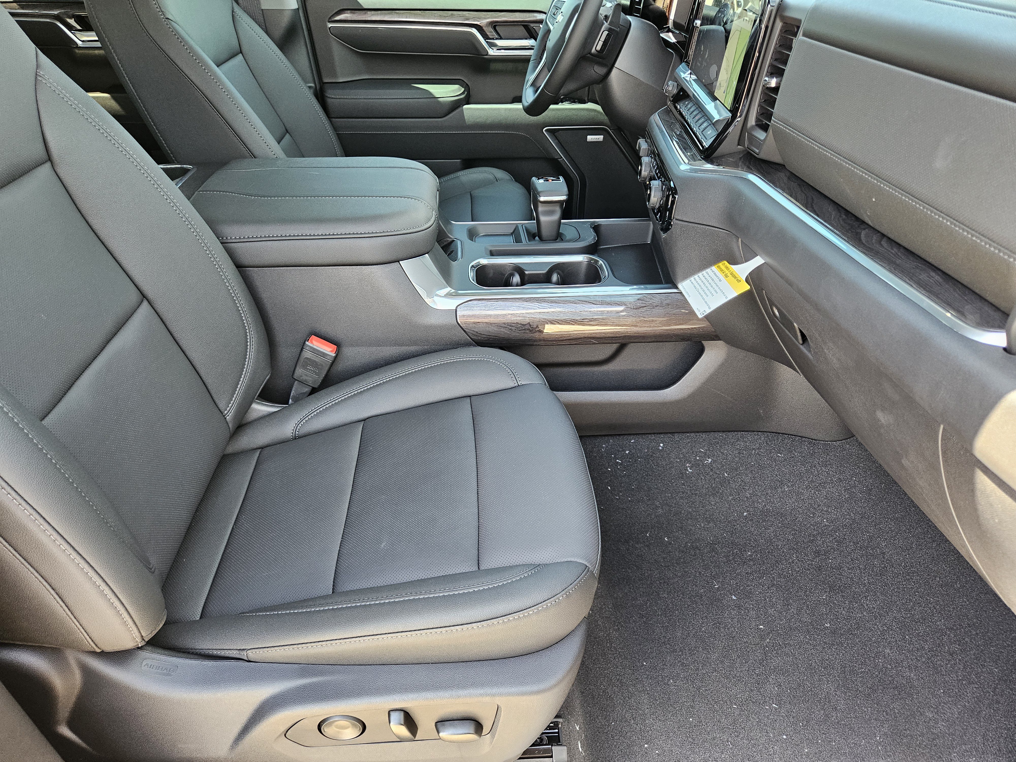 New 2026 Chevrolet Silverado 1500 LTZ w/ Technology Package AWD/4WD image 10