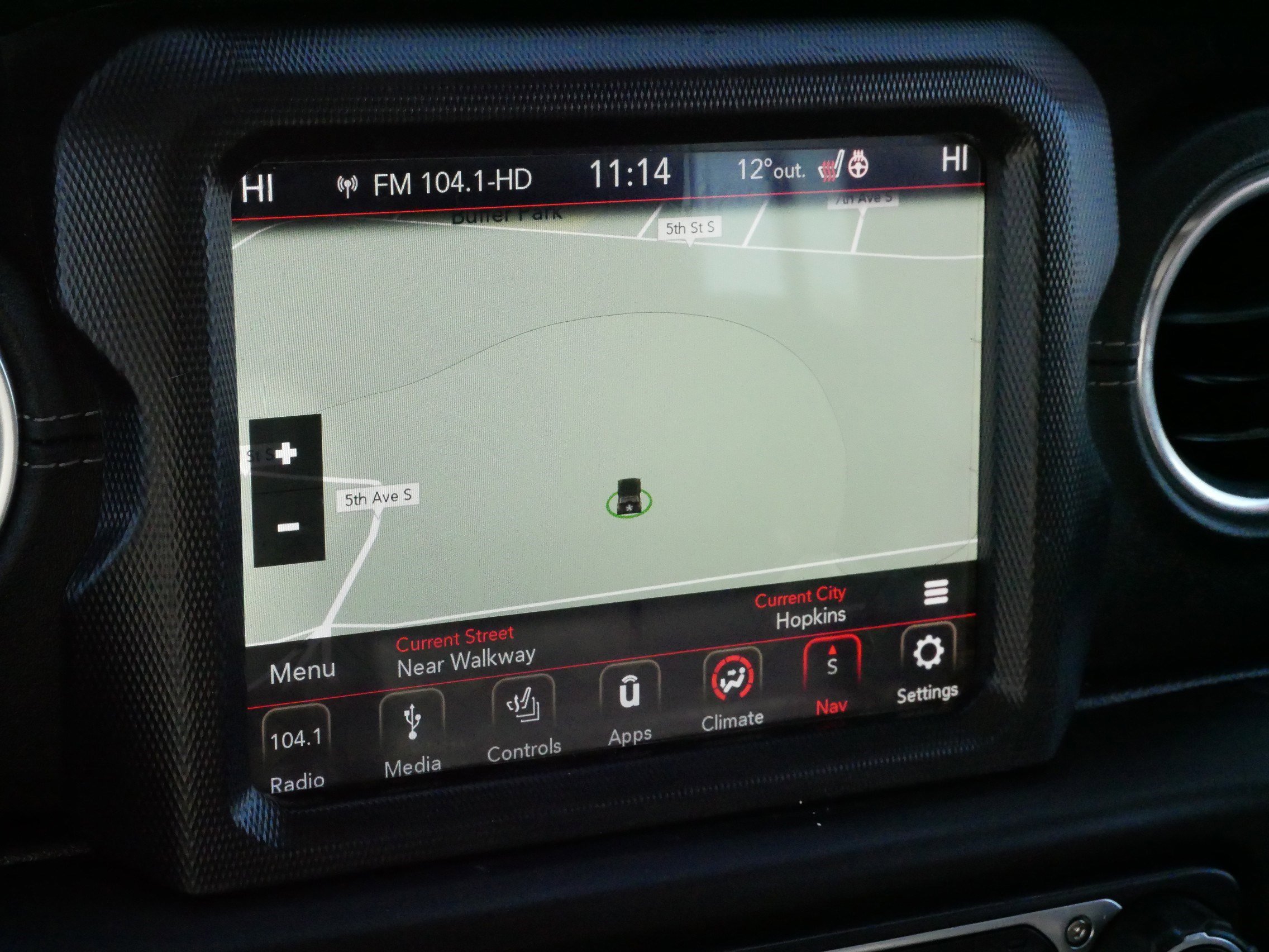 Used 2018 Jeep Wrangler Unlimited Sahara image 22