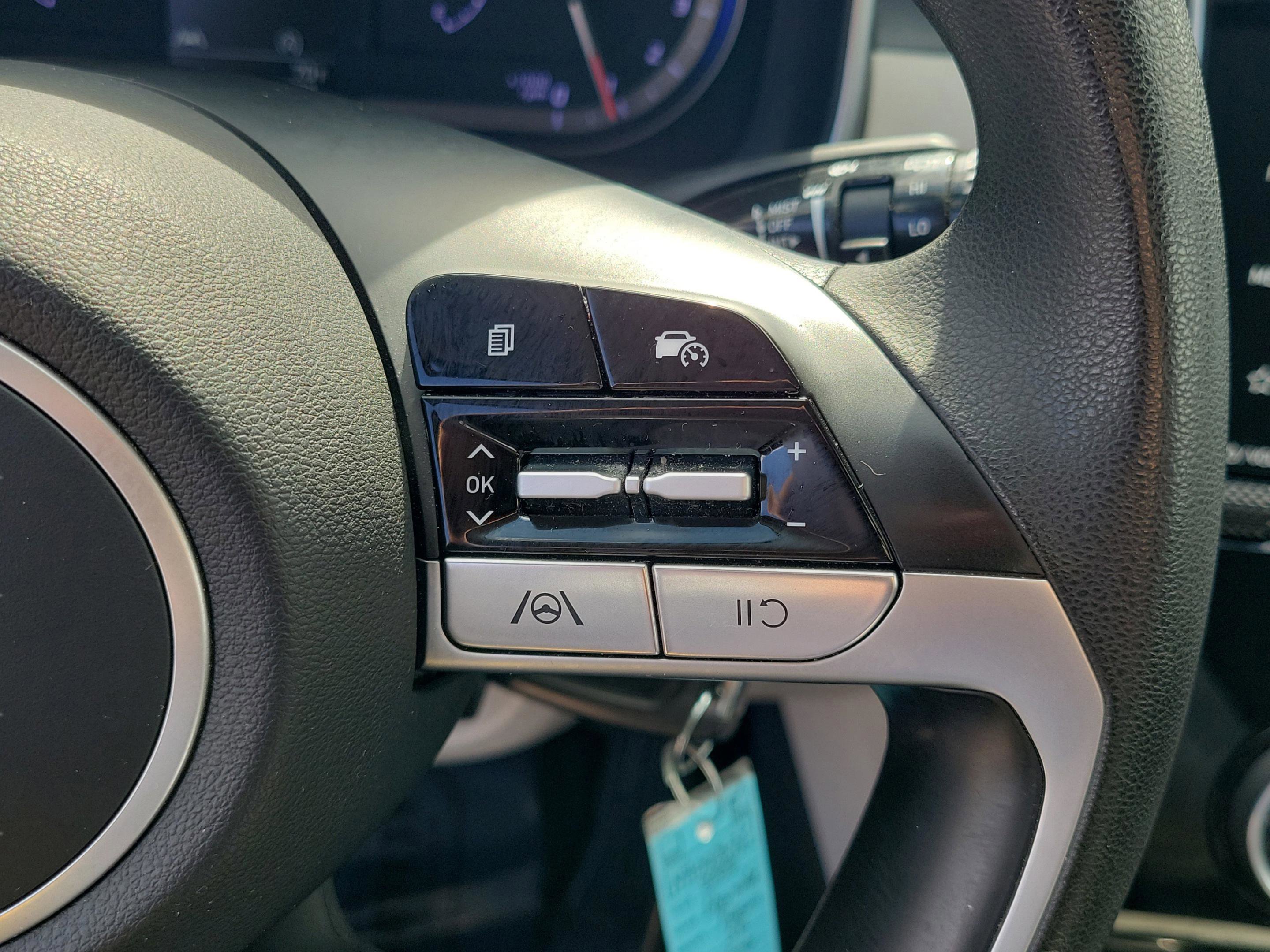 Used 2022 Hyundai Tucson SE w/ Cargo Package image 17