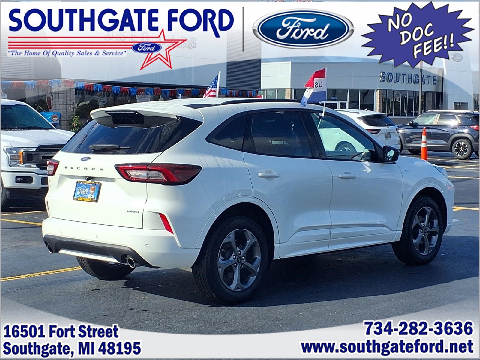 Used 2024 Ford Escape ST-Line w/ Tech Pack #1 AWD/4WD image 2