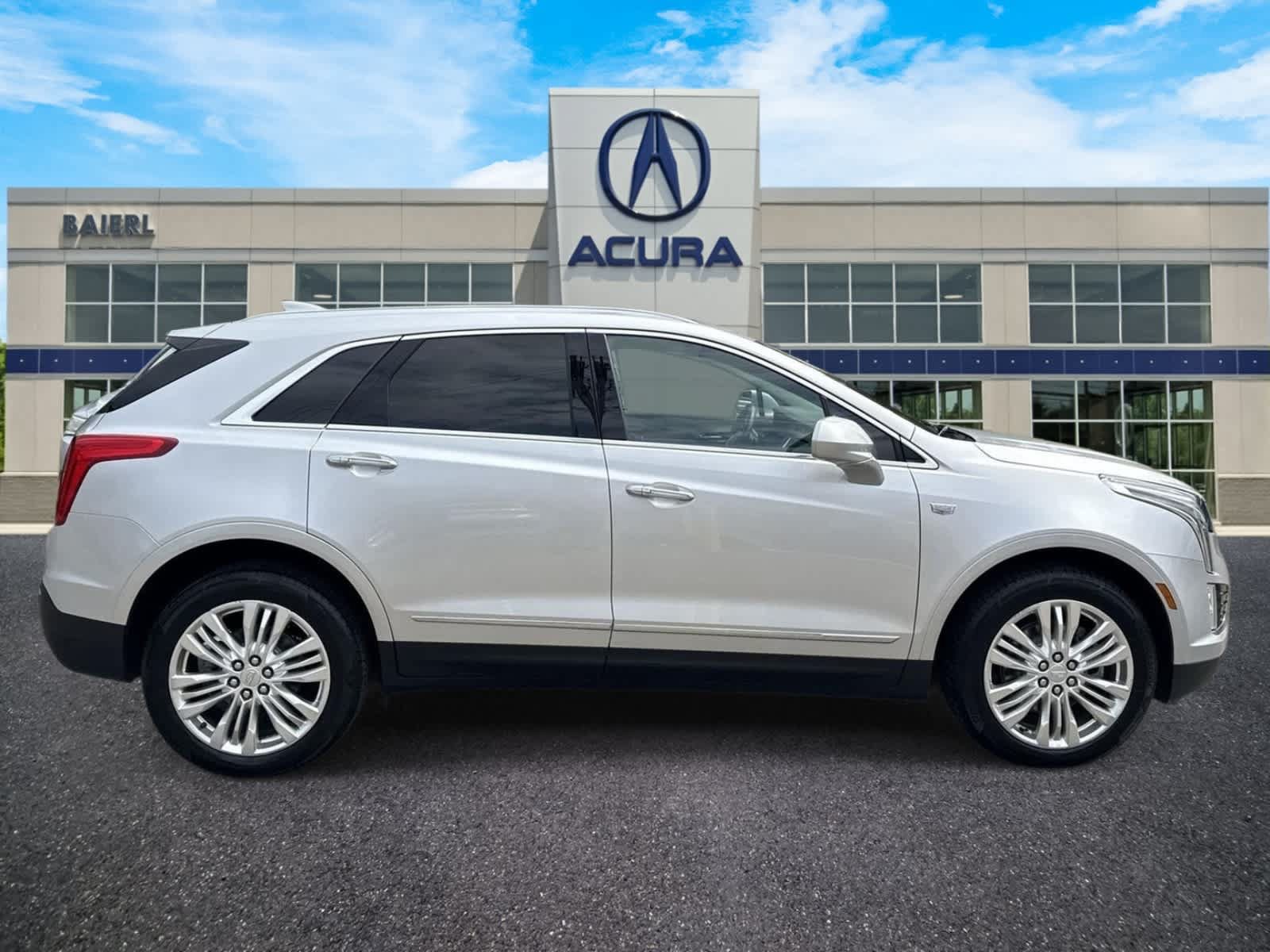 Used 2018 Cadillac XT5 Premium Luxury AWD/4WD image 6