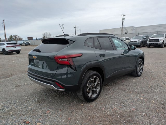 Used 2025 Chevrolet Trax LT w/ LT Convenience Package image 5