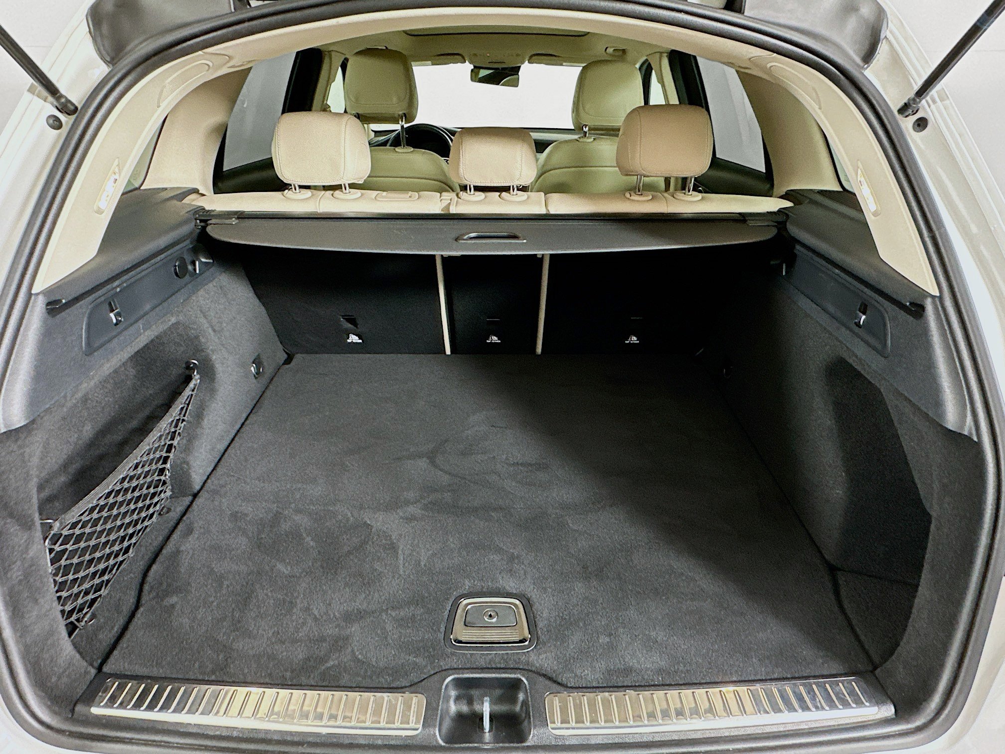 Used 2022 Mercedes-Benz GLC 300 4MATIC w/ Premium Package Lite image 30