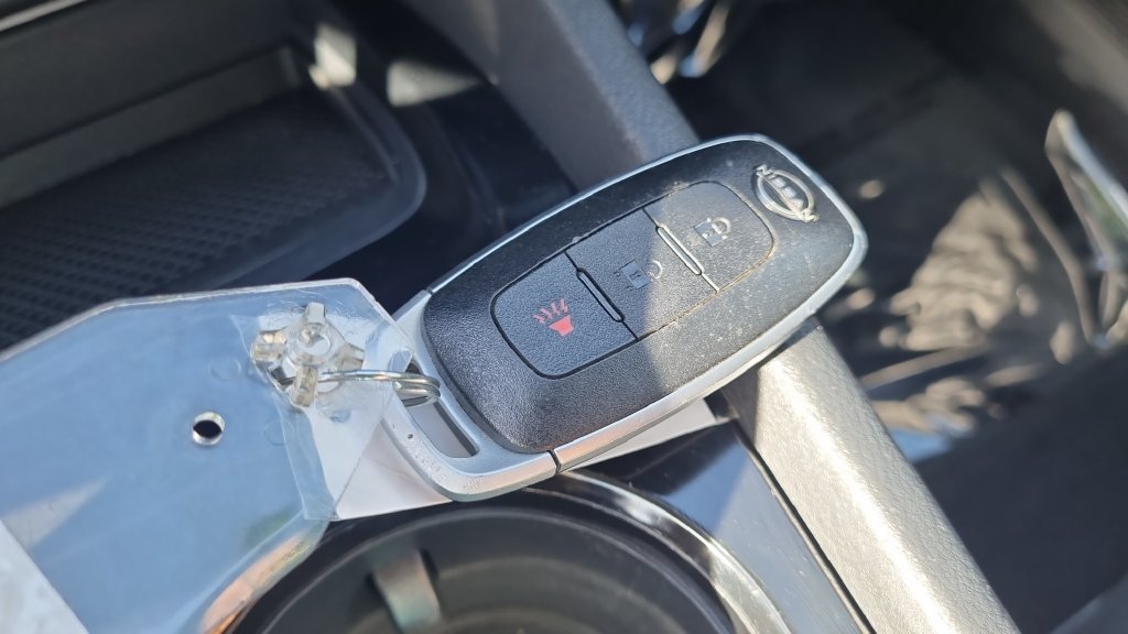 Used 2024 Nissan Rogue S FWD image 24