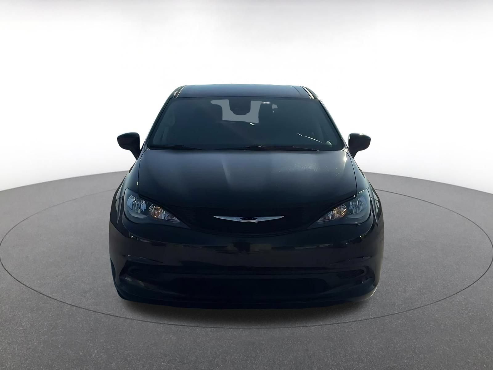 Used 2024 Chrysler Voyager LX FWD image 4