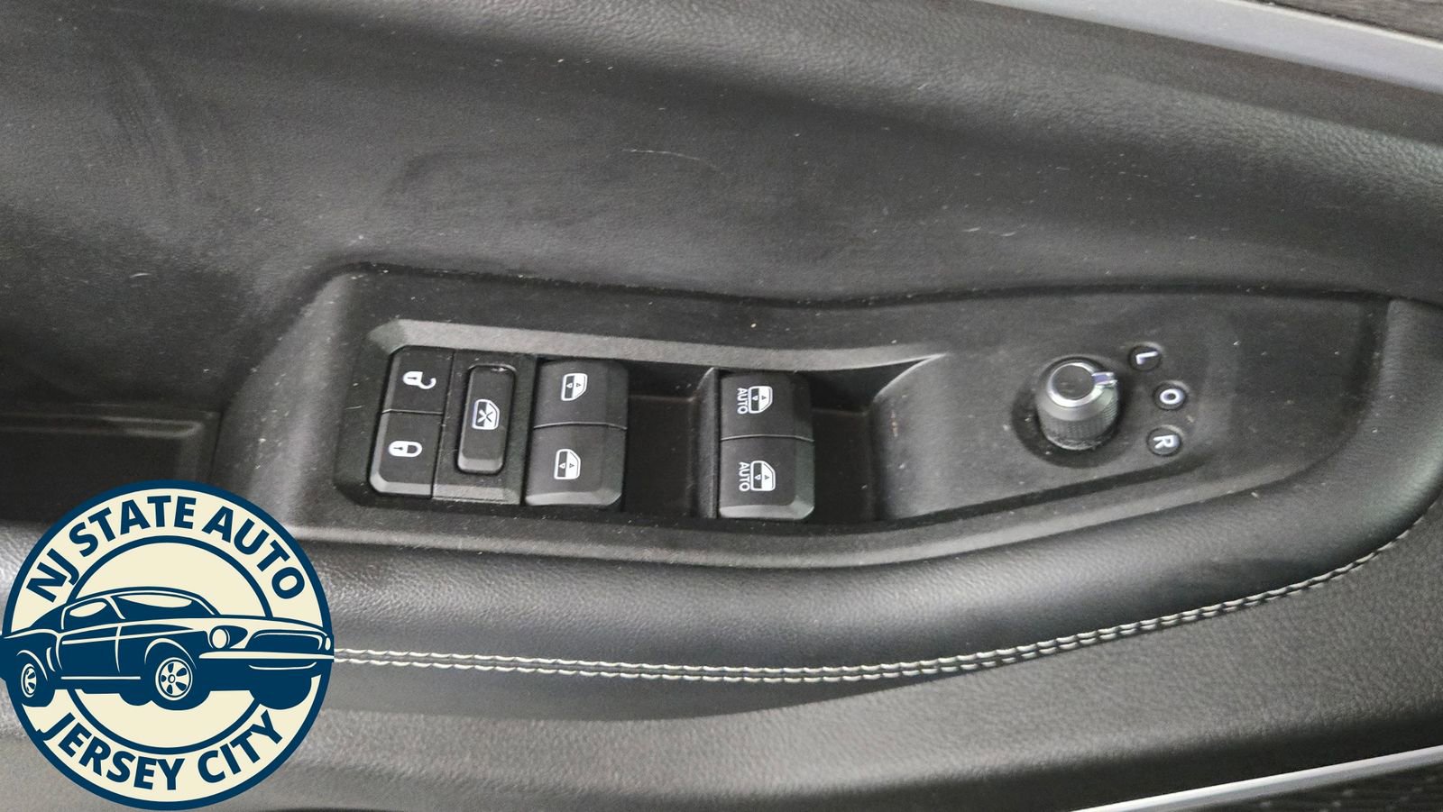 Used 2022 Jeep Grand Cherokee Limited 4xe w/ Luxury Tech Group II AWD/4WD image 27