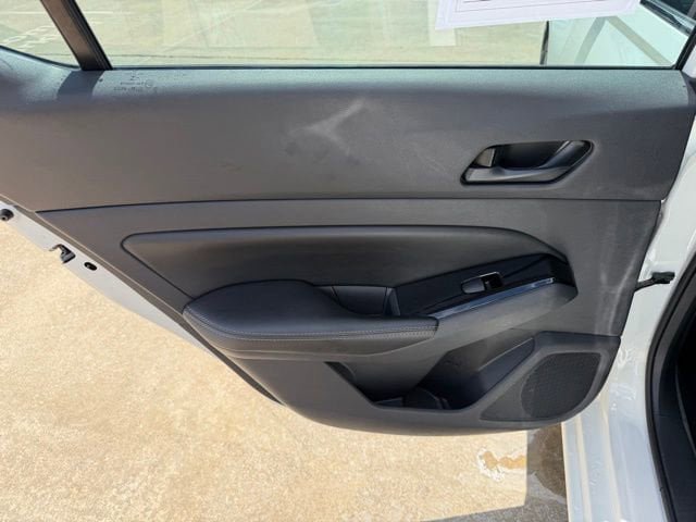 Used 2023 Nissan Altima 2.5 SV FWD image 14