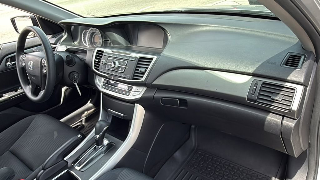 Used 2015 Honda Accord LX image 37