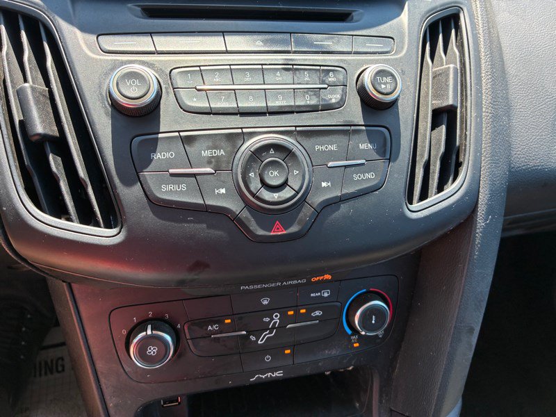Used 2017 Ford Focus SE FWD image 11