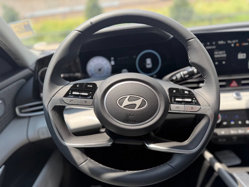 New 2026 Hyundai Elantra Limited FWD image 19