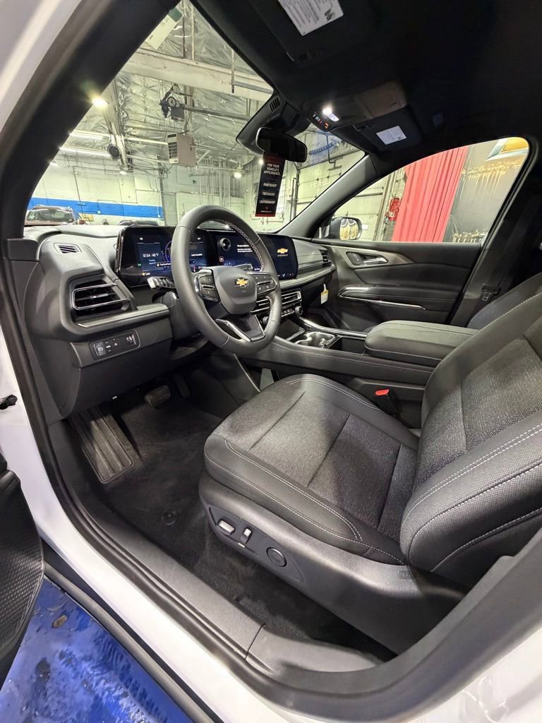 New 2026 Chevrolet Traverse LT image 9