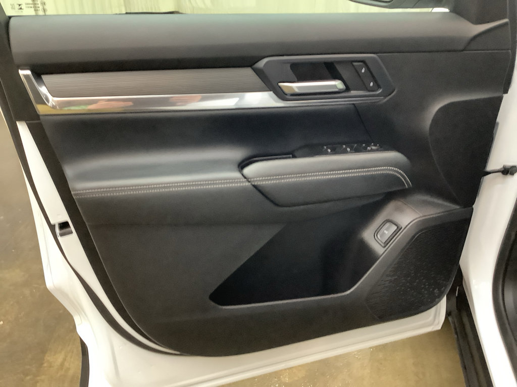 Used 2026 GMC Terrain Elevation w/ Elevation Premium Package image 12