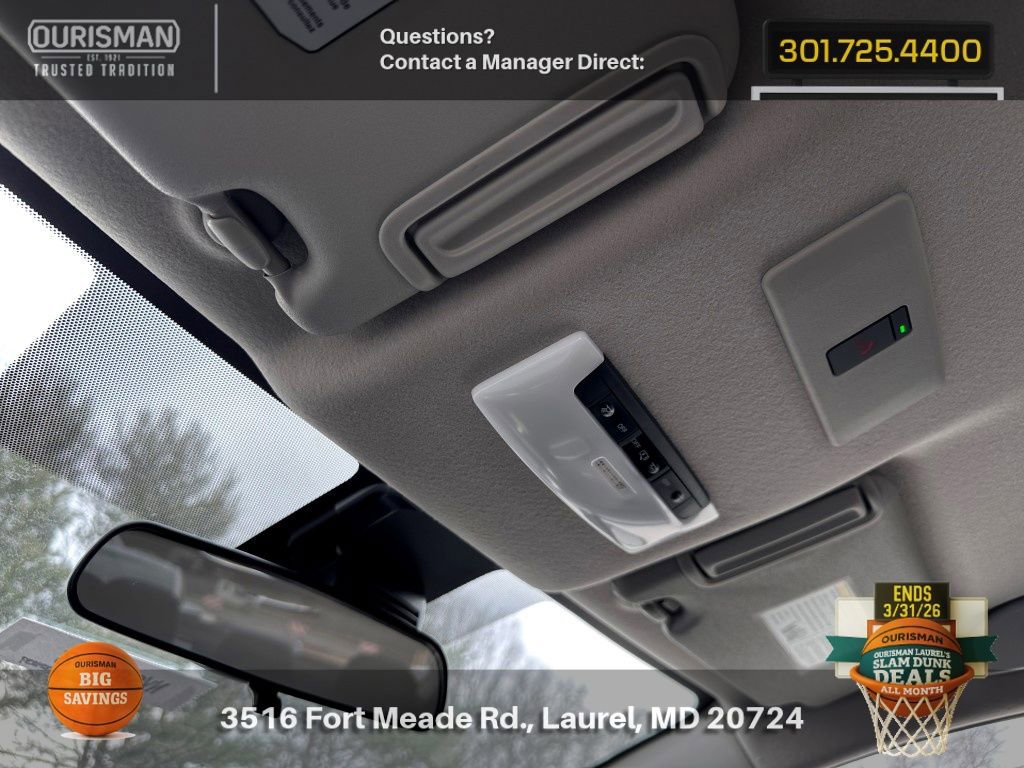 New 2025 Nissan Versa SR w/ Trunk Package image 26