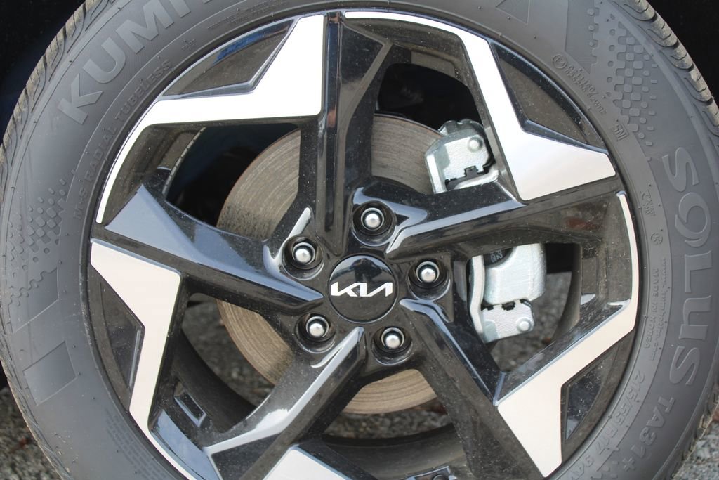New 2026 Kia Seltos S FWD image 17