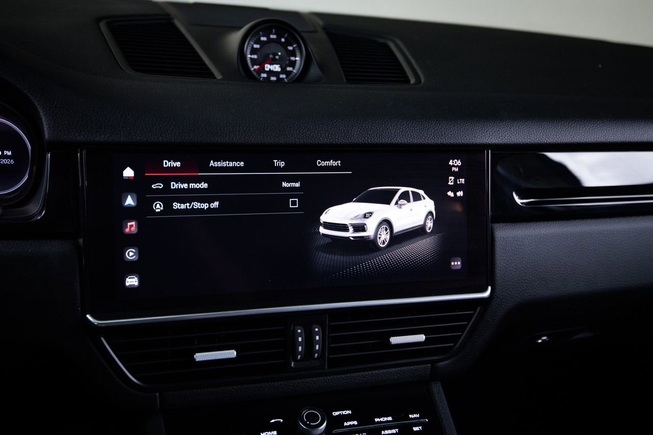Certified 2023 Porsche Cayenne Coupe AWD/4WD image 18