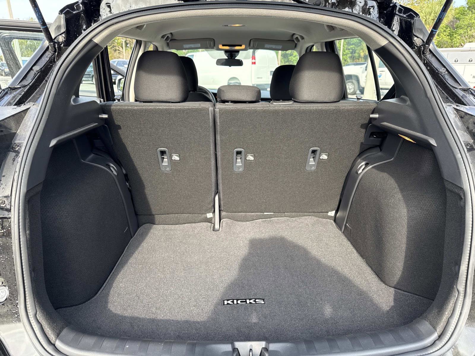 Used 2024 Nissan Kicks S image 31