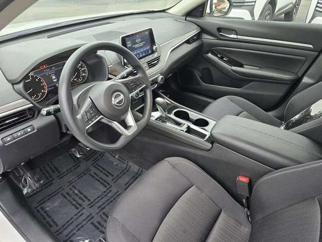 Used 2023 Nissan Altima 2.5 SV FWD image 9
