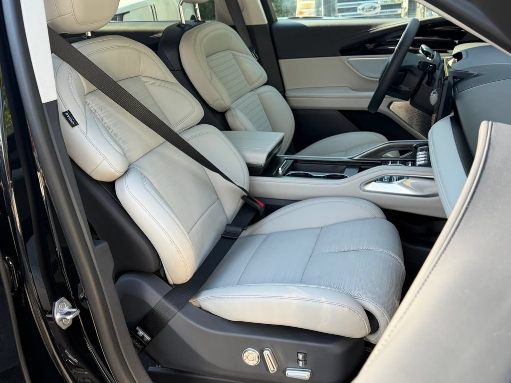 New 2026 Lincoln Nautilus Reserve AWD/4WD image 16