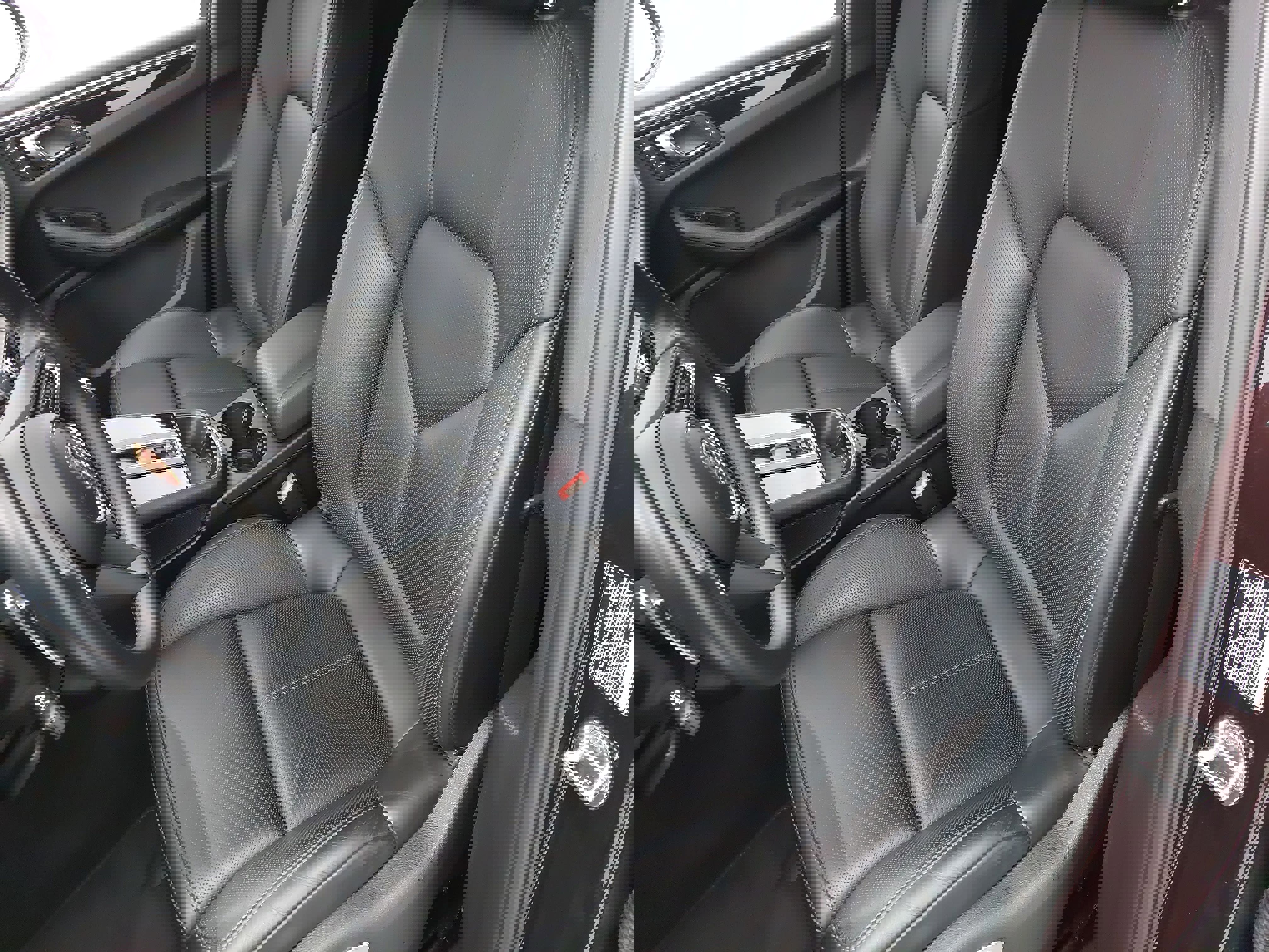 Used 2024 Porsche Macan w/ Premium Plus Package image 17