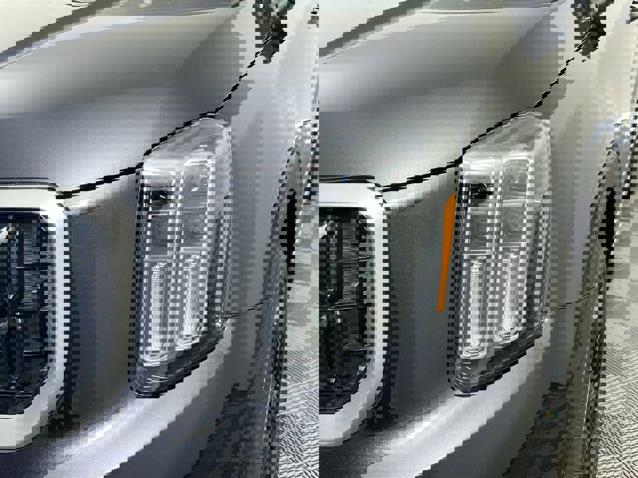 Certified 2024 Kia Telluride EX w/ EX Captain's Chair Package FWD image 8