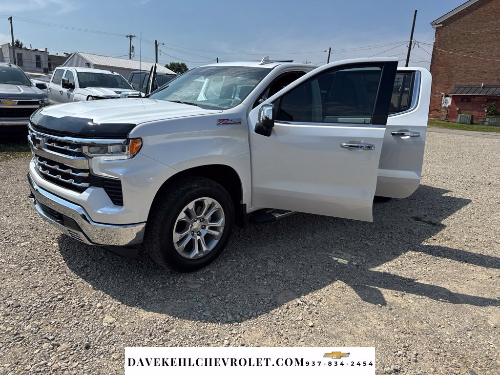 Used 2022 Chevrolet Silverado 1500 LTZ w/ LTZ Premium Package AWD/4WD image 28