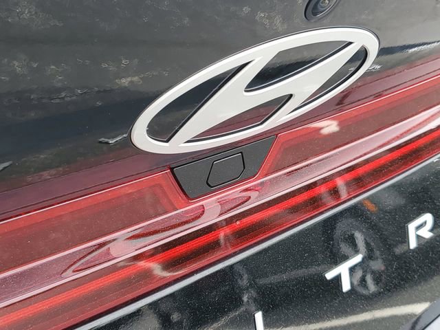 Certified 2025 Hyundai Elantra SEL FWD image 8
