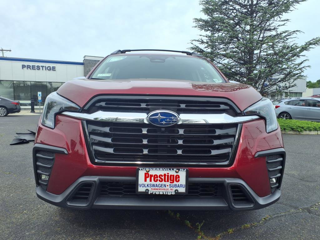 Used 2023 Subaru Ascent Limited w/ Technology Package image 2