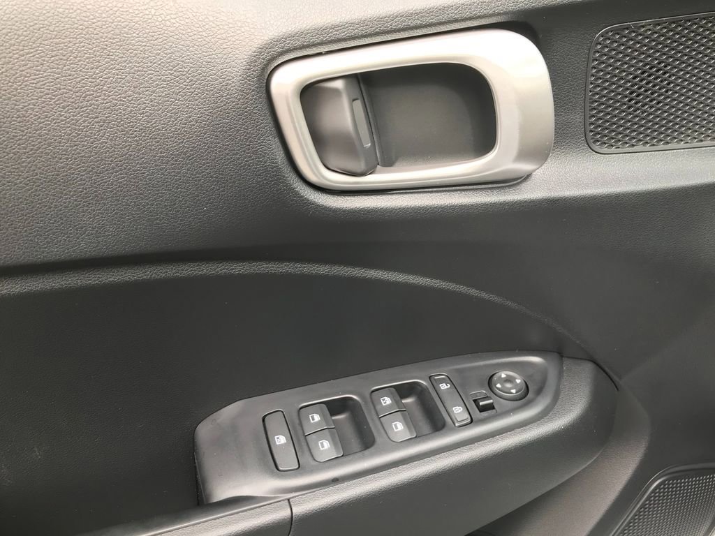 New 2025 Hyundai Venue Limited image 18