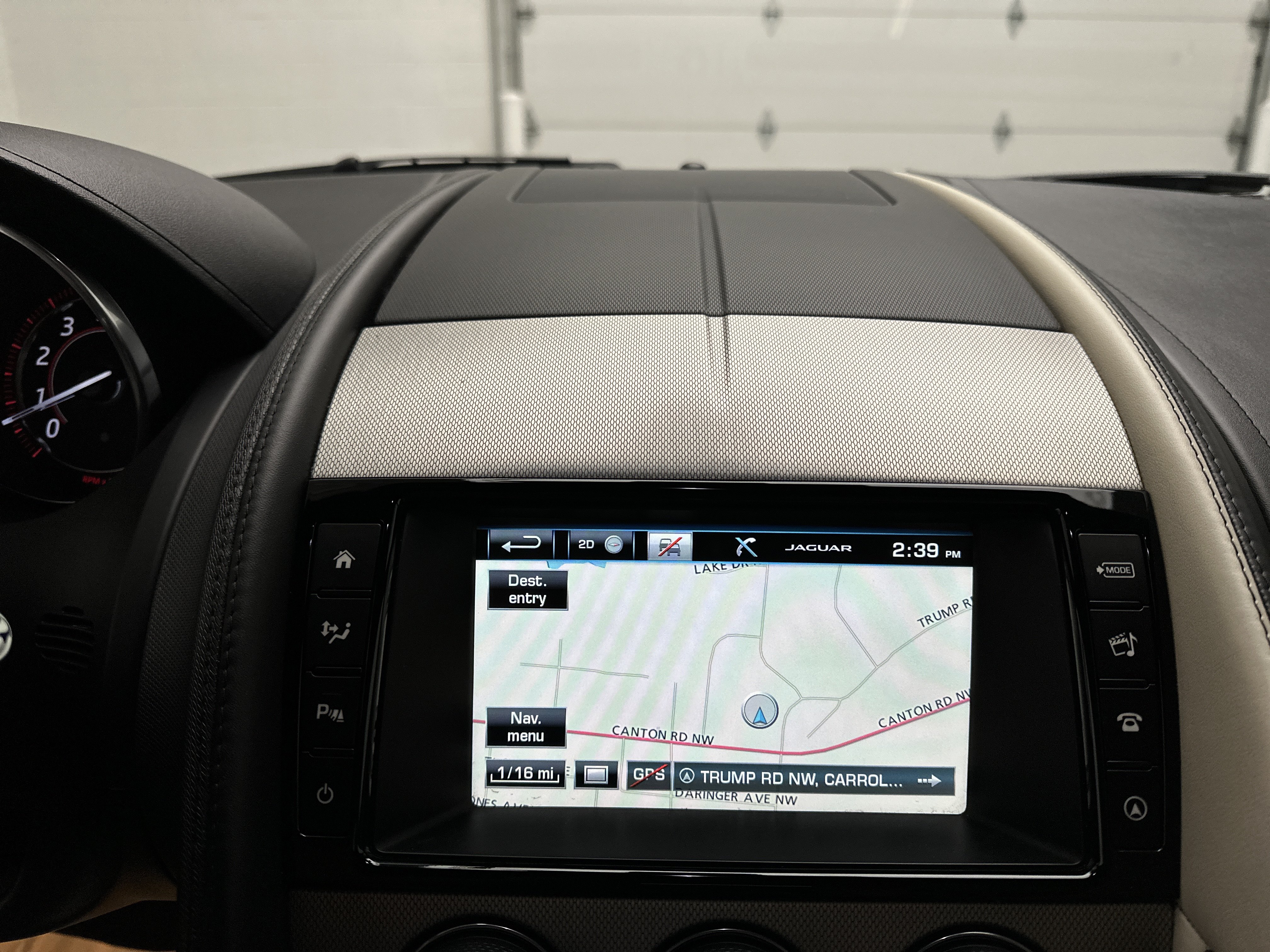 Used 2016 Jaguar F-TYPE Convertible RWD image 28