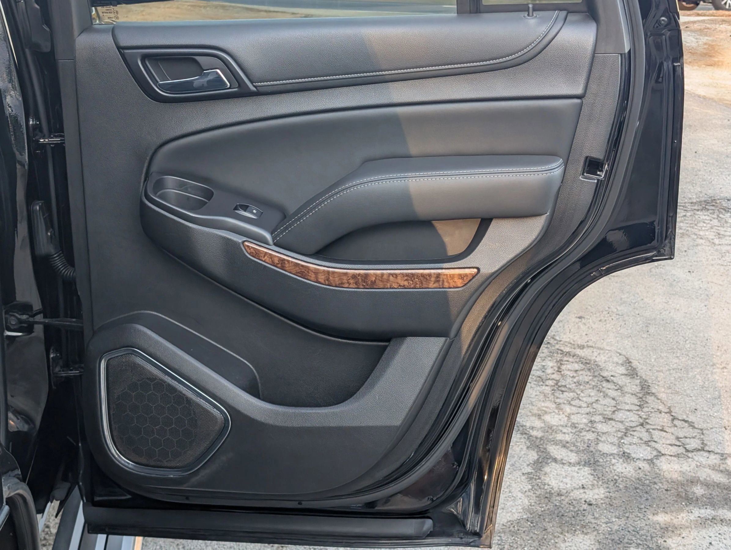 Used 2016 Chevrolet Tahoe LTZ image 40