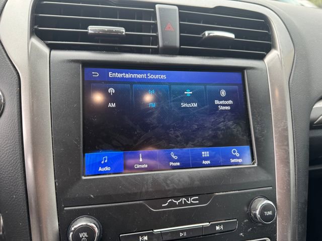 Used 2020 Ford Fusion SE image 20