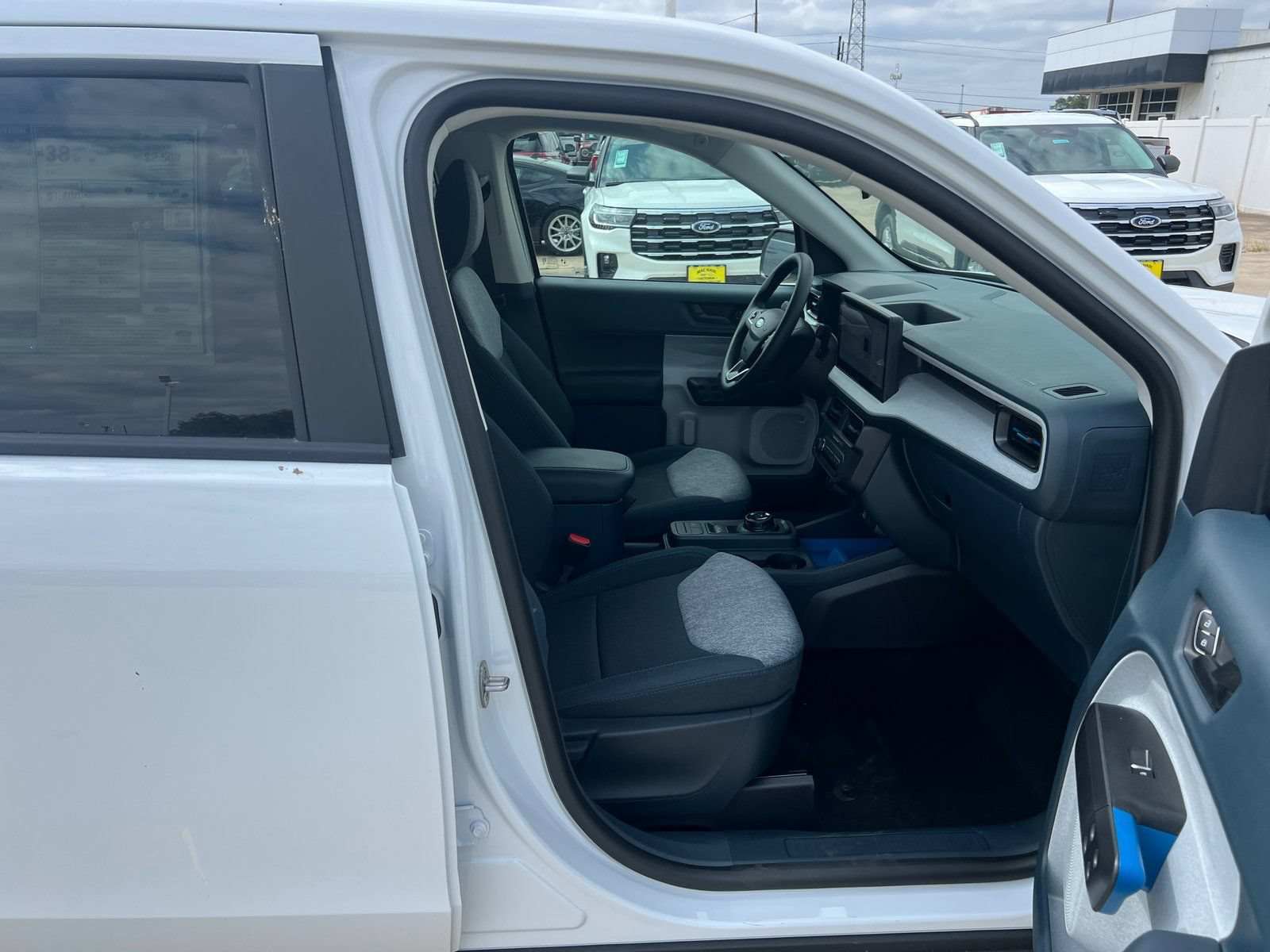 New 2025 Ford Maverick XLT FWD image 9