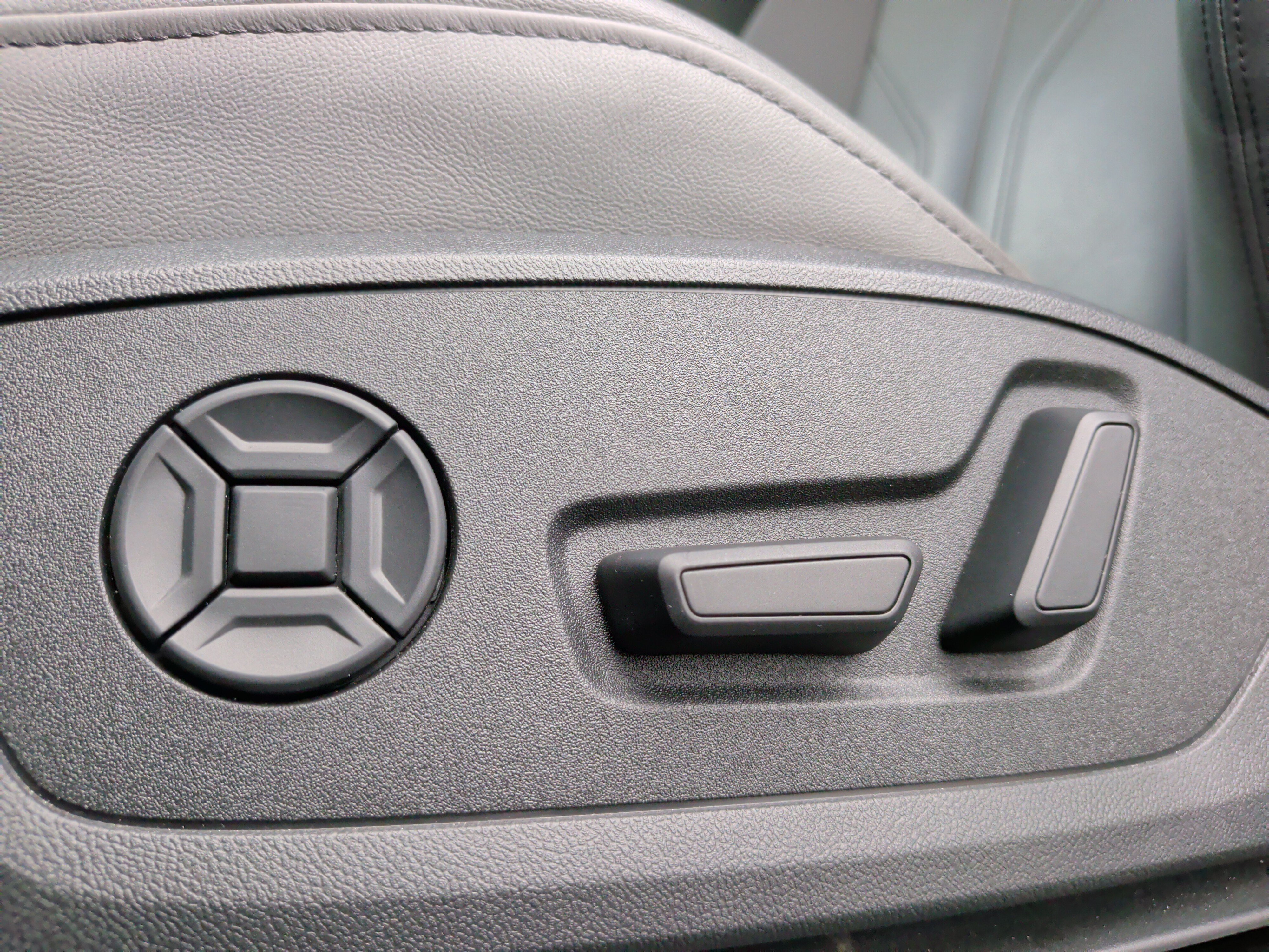Used 2024 Audi Q3 2.0T Premium Plus AWD/4WD image 29
