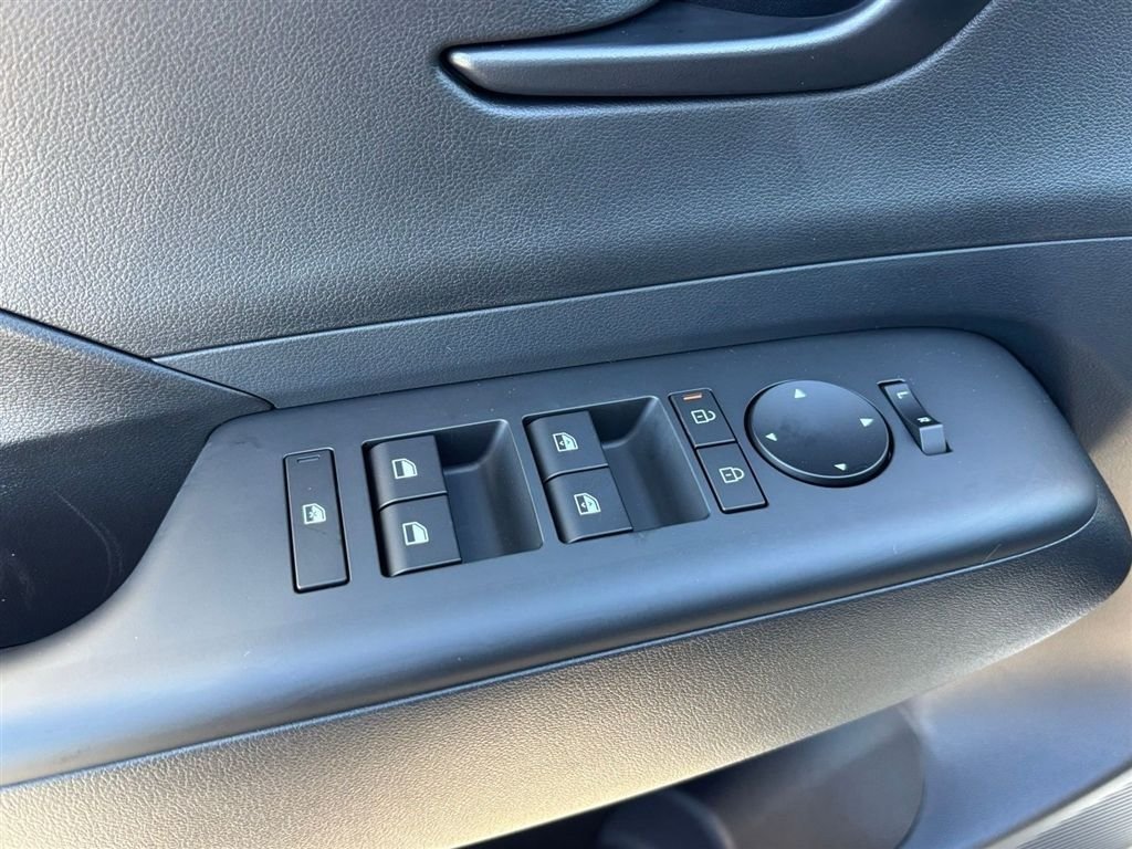 Used 2026 Hyundai Kona SEL Sport FWD image 9