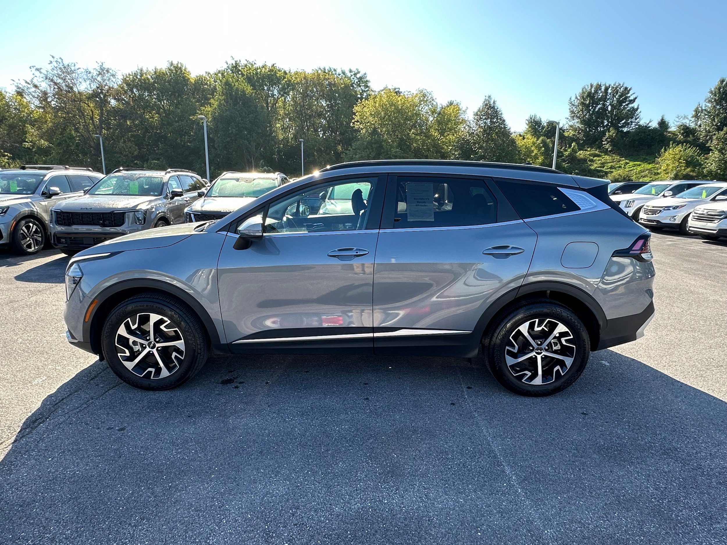 Used 2025 Kia Sportage EX w/ Premium Package AWD/4WD image 8