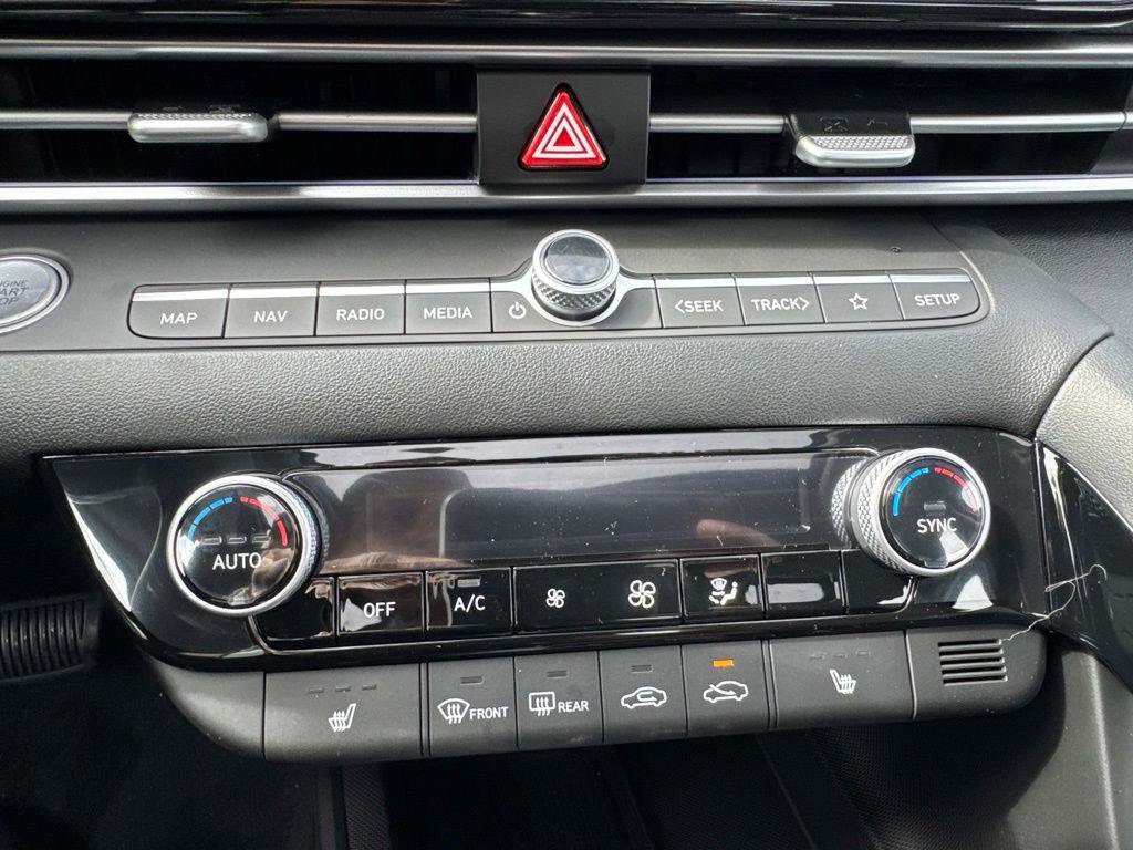 New 2026 Hyundai Elantra Limited FWD image 16