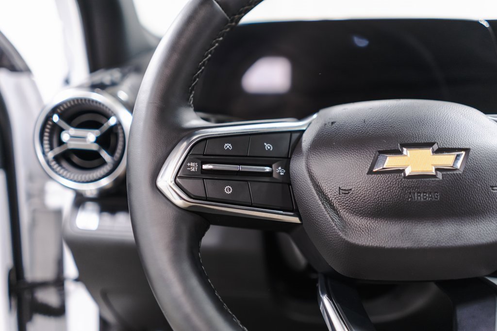 Used 2025 Chevrolet Equinox LT image 11