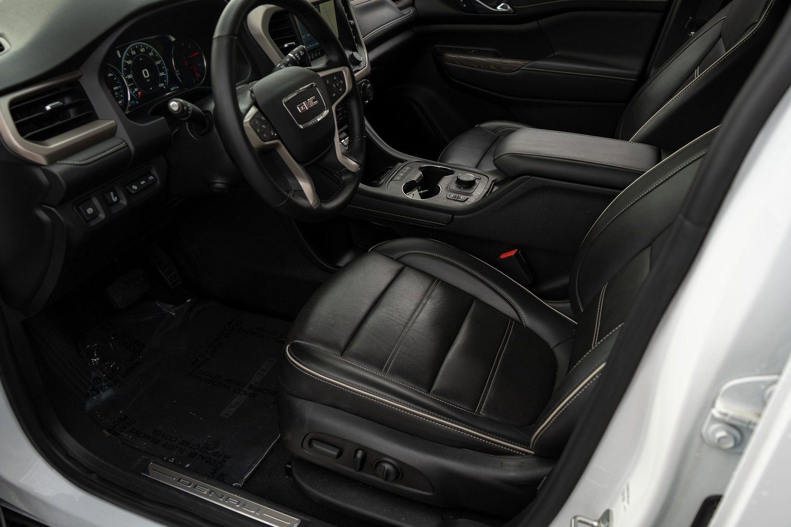 Used 2023 GMC Acadia Denali AWD/4WD image 17