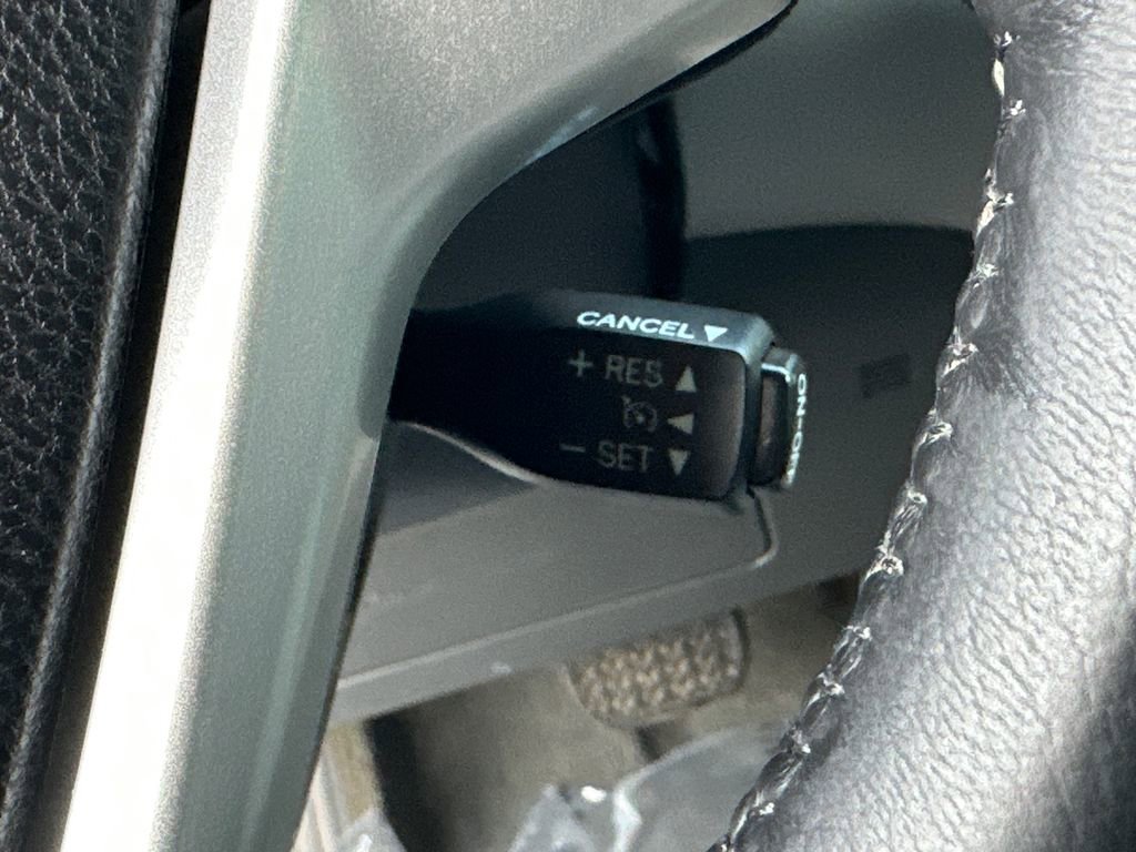 Used 2017 Toyota Sienna XLE w/ XLE Navigation Package FWD image 31
